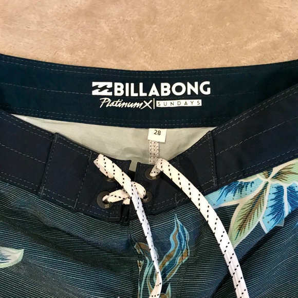 New billabong swimming shorts sz 28 - Picture 2 of 4